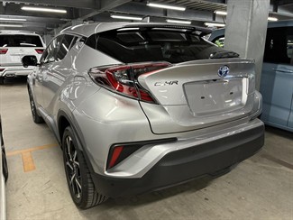 2017 Toyota C-HR - Thumbnail