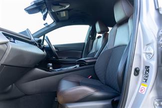 2017 Toyota C-HR - Thumbnail