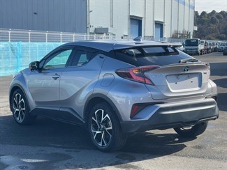 2017 Toyota C-HR - Thumbnail