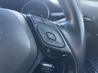 2017 Toyota C-HR - Thumbnail