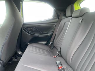 2020 Toyota Yaris - Thumbnail