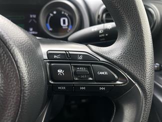 2020 Toyota Yaris - Thumbnail