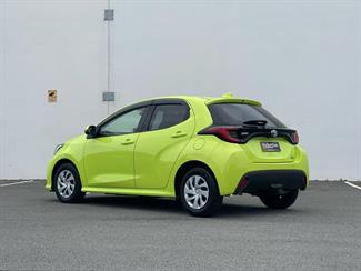 2020 Toyota Yaris - Thumbnail