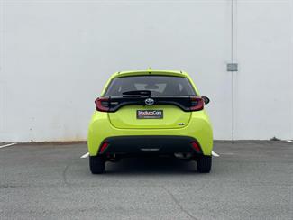 2020 Toyota Yaris - Thumbnail