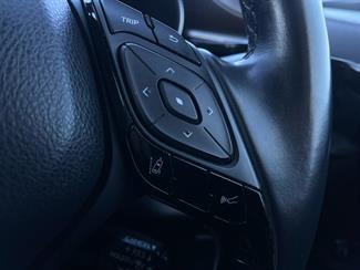 2018 Toyota C-HR - Thumbnail