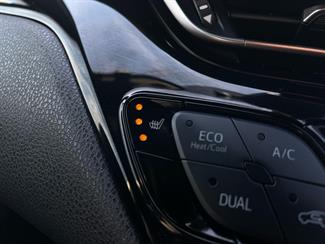 2018 Toyota C-HR - Thumbnail