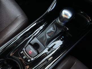 2018 Toyota C-HR - Thumbnail