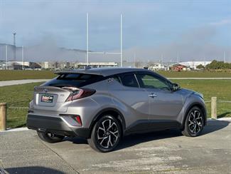 2018 Toyota C-HR - Thumbnail