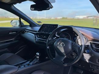 2018 Toyota C-HR - Thumbnail