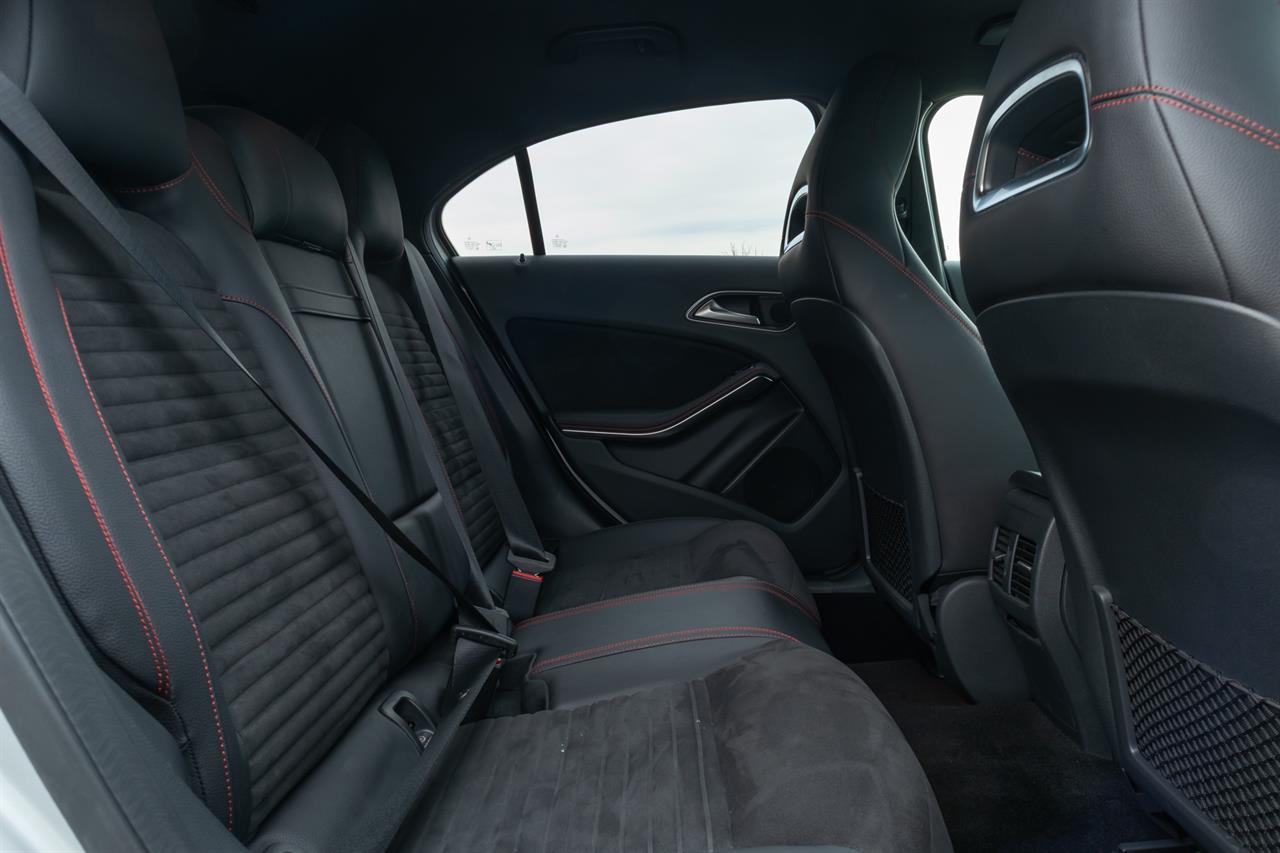 2017 Mercedes-Benz A180