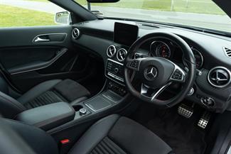 2017 Mercedes-Benz A180 - Thumbnail