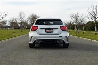 2017 Mercedes-Benz A180 - Thumbnail