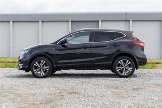 2019 Nissan Qashqai - Thumbnail