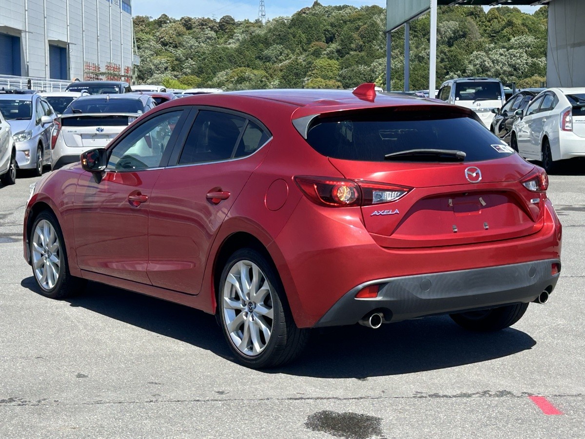 2014 Mazda Axela