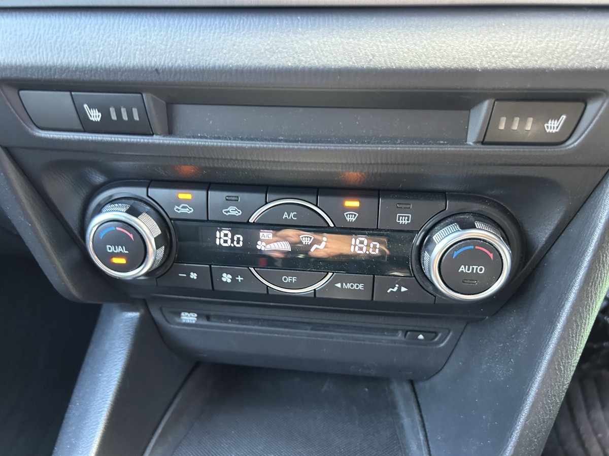 2014 Mazda Axela