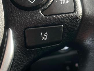 2016 Toyota Auris - Thumbnail