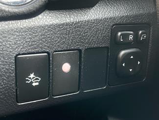 2016 Toyota Auris - Thumbnail