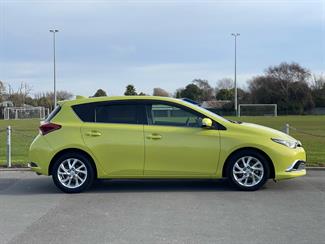 2016 Toyota Auris - Thumbnail