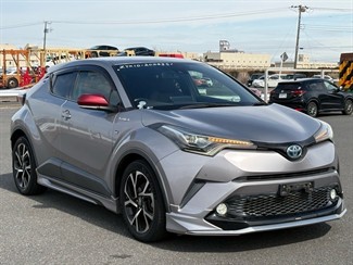 2017 Toyota C-HR - Thumbnail