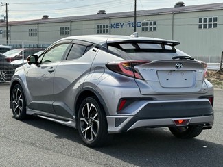 2017 Toyota C-HR - Thumbnail
