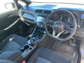 2017 Nissan LEAF - Thumbnail