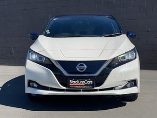 2017 Nissan LEAF - Thumbnail