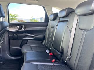 2022 Kia Sorento - Thumbnail