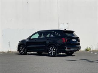 2022 Kia Sorento - Thumbnail