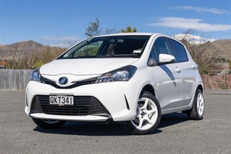 2015 Toyota Vitz - Thumbnail