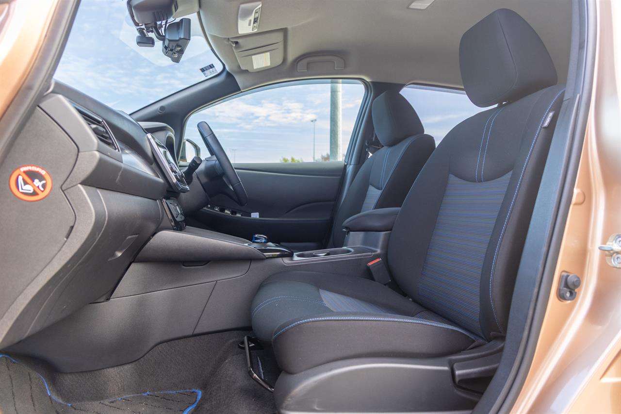 2023 Nissan LEAF