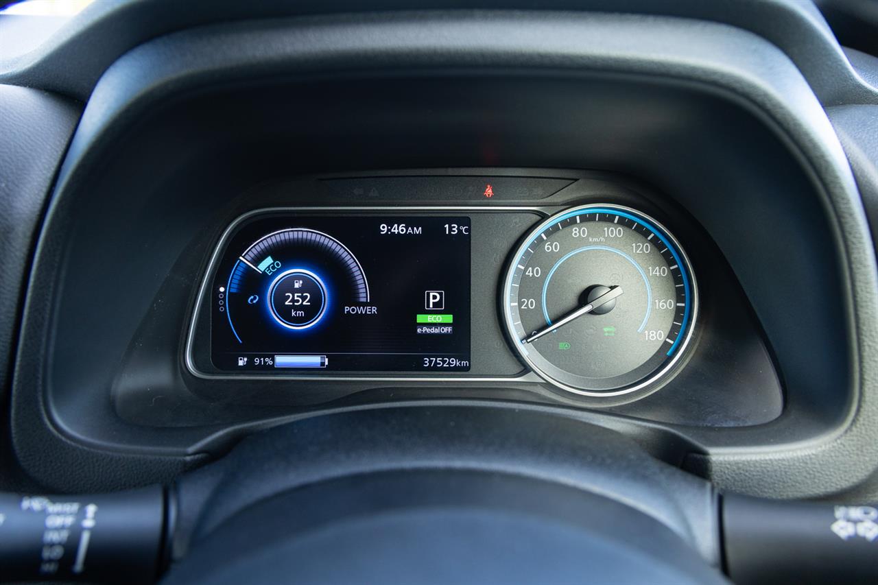 2023 Nissan LEAF