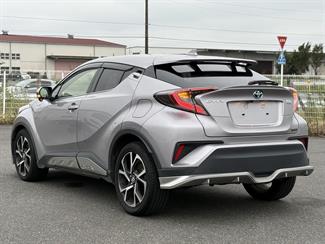 2017 Toyota C-HR - Thumbnail