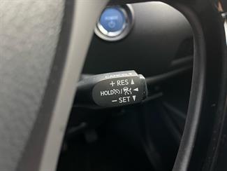 2017 Toyota C-HR - Thumbnail