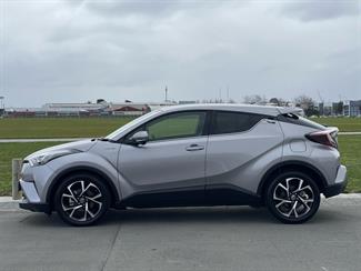 2017 Toyota C-HR - Thumbnail