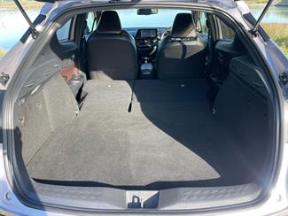 2017 Toyota C-HR - Thumbnail