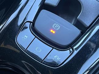 2017 Toyota C-HR - Thumbnail