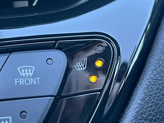 2017 Toyota C-HR - Thumbnail