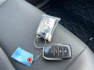 2021 Toyota RAV4 - Thumbnail