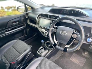 2017 Toyota AQUA - Thumbnail