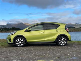 2017 Toyota AQUA - Thumbnail