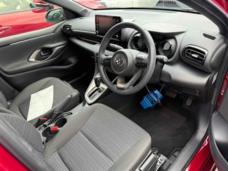 2020 Toyota Yaris - Thumbnail