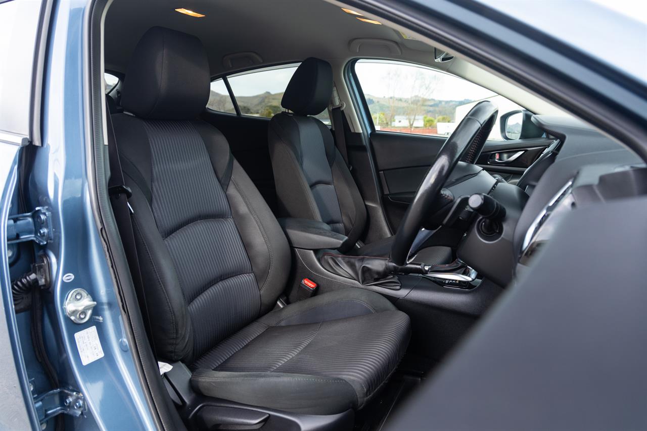 2015 Mazda Axela