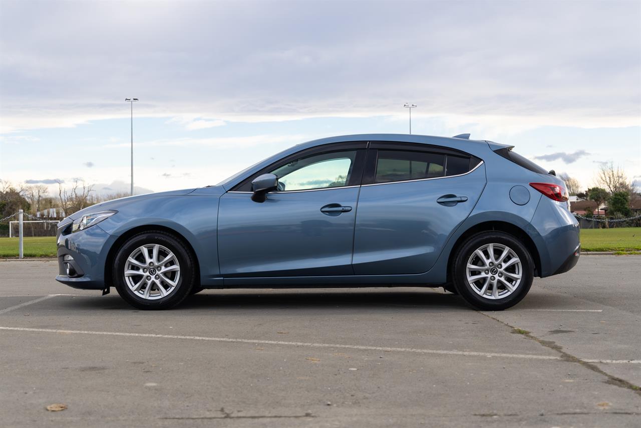2015 Mazda Axela
