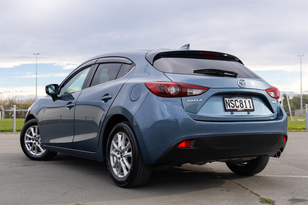2015 Mazda Axela