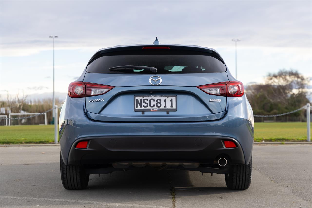 2015 Mazda Axela