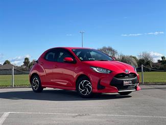 2020 Toyota Yaris - Thumbnail