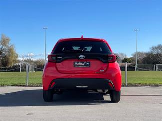2020 Toyota Yaris - Thumbnail