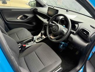 2020 Toyota Yaris - Thumbnail
