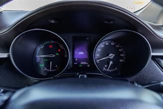 2017 Toyota C-HR - Thumbnail