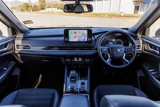 2024 Mitsubishi Outlander - Thumbnail